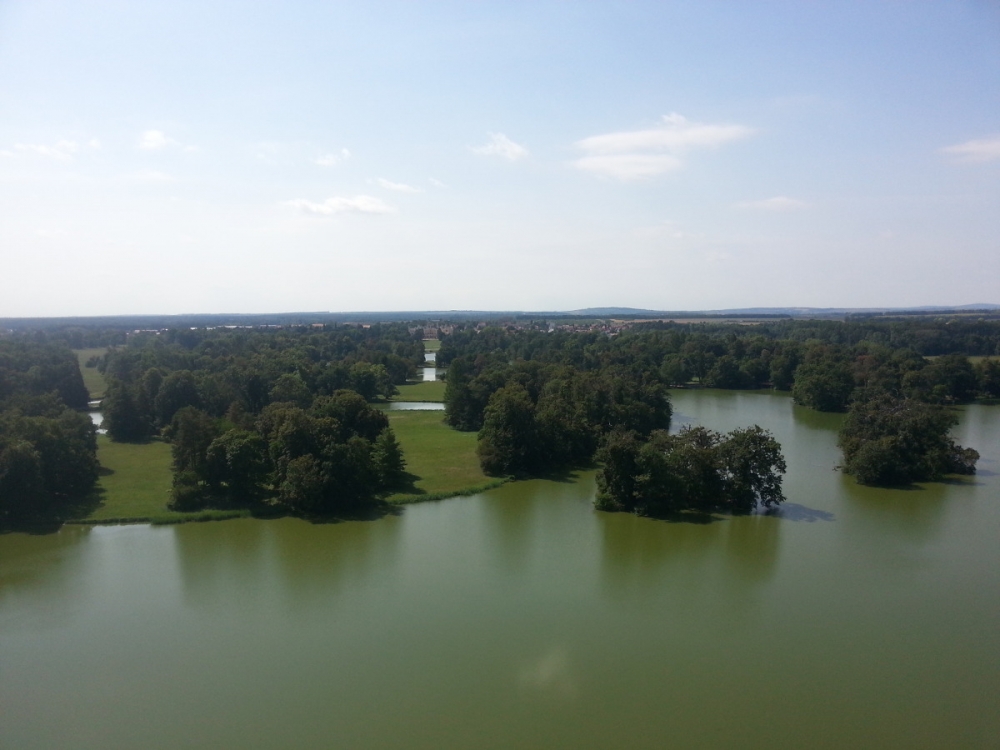 Pohled z lednického minaretu směrem k zámku