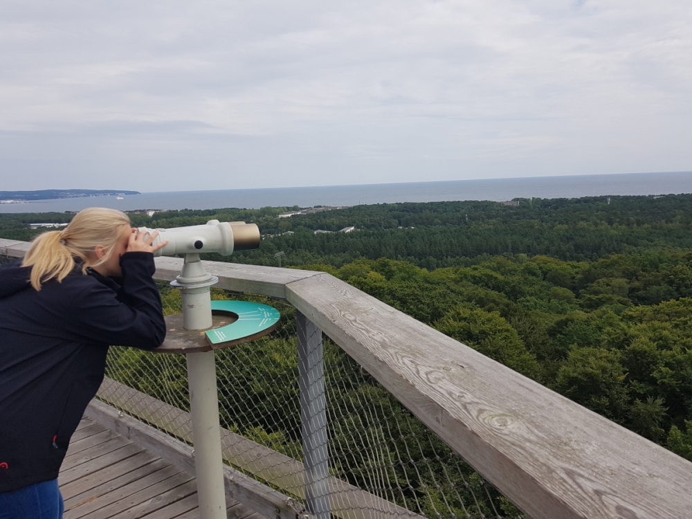 Stezka korunami stromů s výhledem na Rujánu